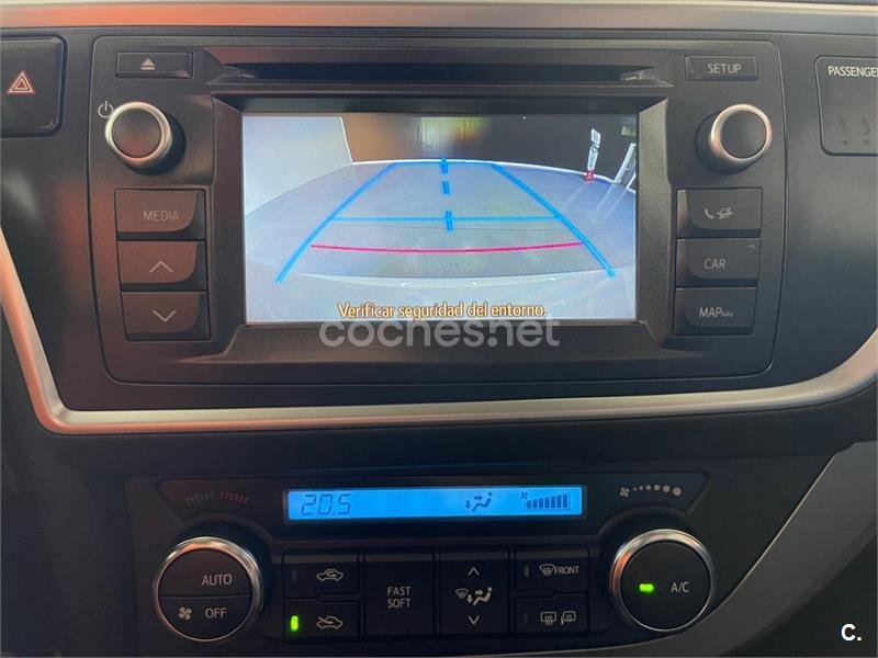 TOYOTA Auris 130 Active