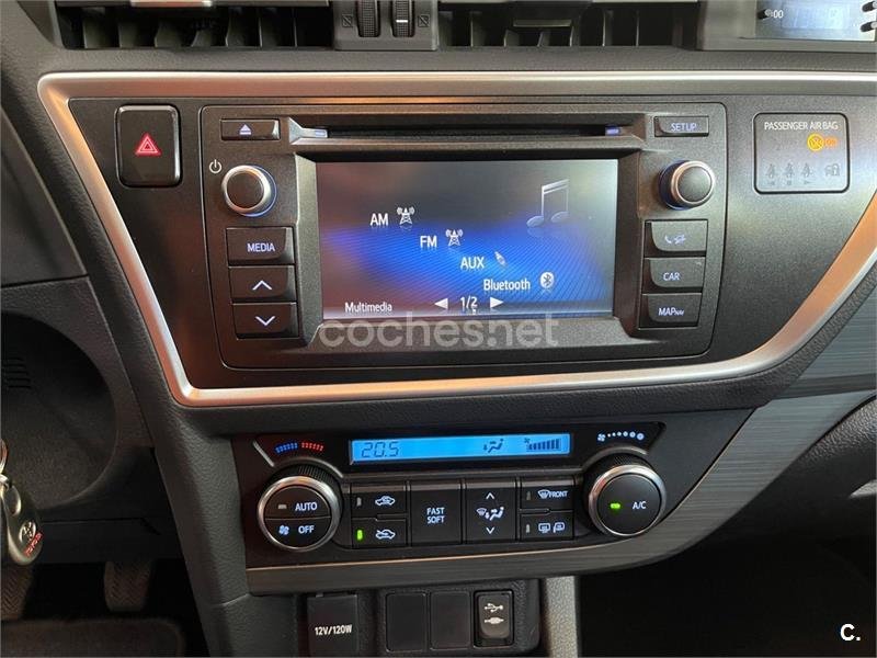 TOYOTA Auris 130 Active