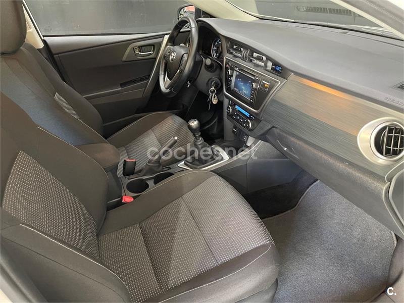 TOYOTA Auris 130 Active