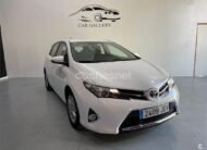 TOYOTA Auris 130 Active