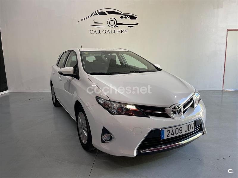 TOYOTA Auris 130 Active