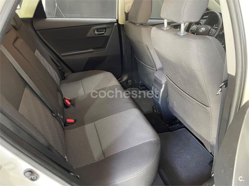 TOYOTA Auris 130 Active