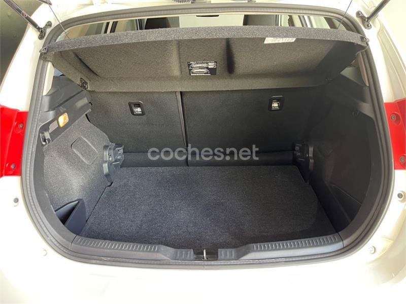 TOYOTA Auris 130 Active