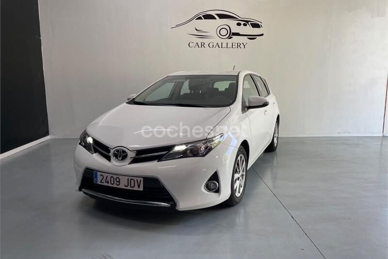 TOYOTA Auris 130 Active