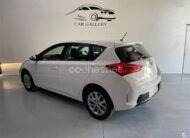 TOYOTA Auris 130 Active