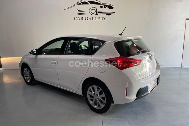 TOYOTA Auris 130 Active