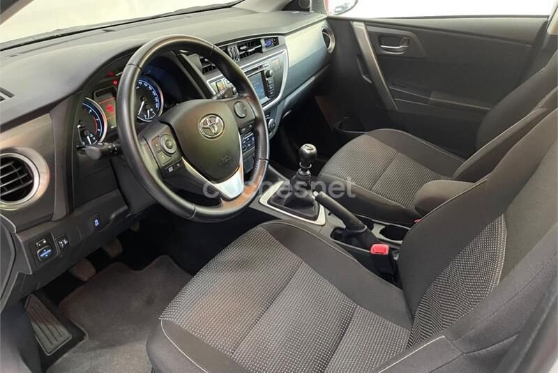 TOYOTA Auris 130 Active