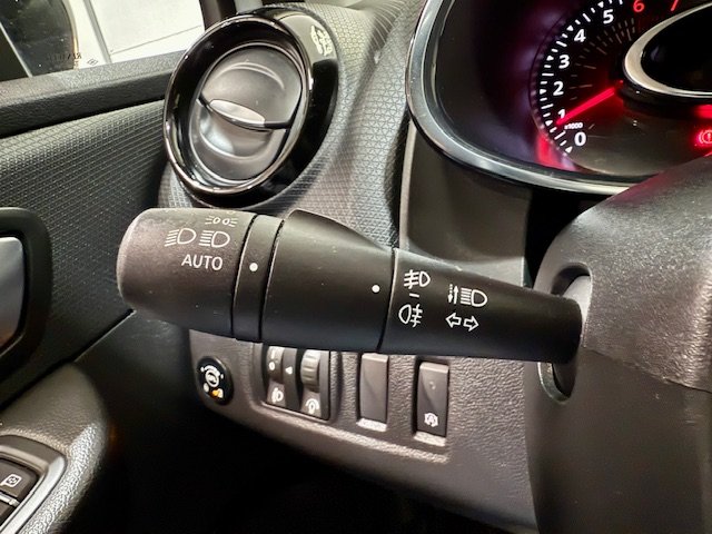 RENAULT Clio LIMITED ENERGY TCE 66KW 90CV GLP