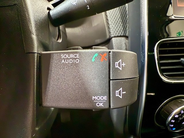 RENAULT Clio LIMITED ENERGY TCE 66KW 90CV GLP