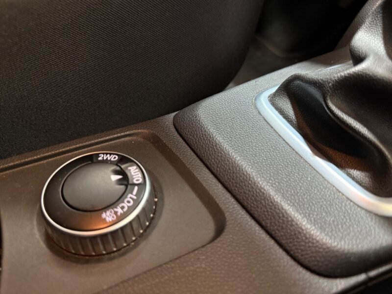 Dacia DUSTER Essential Blue 4×4